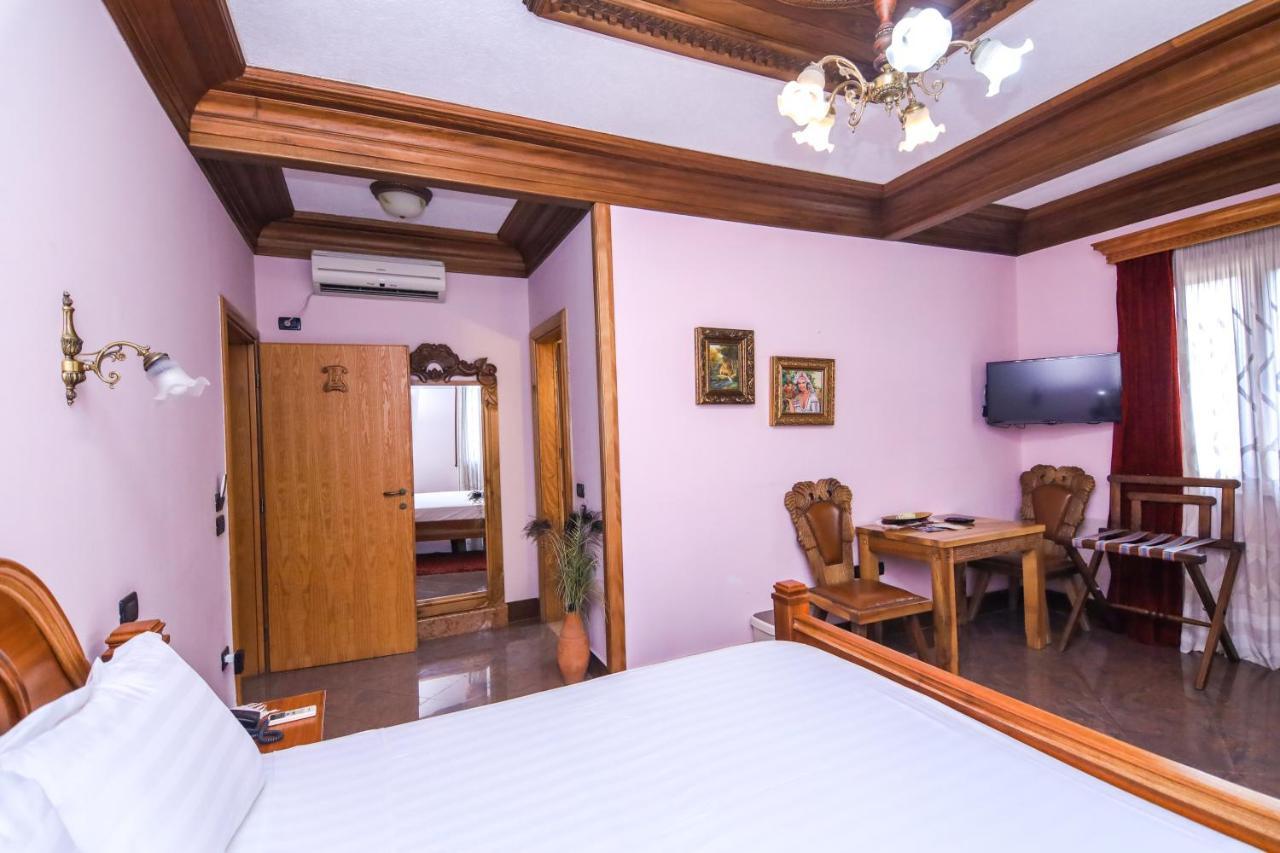 Brilant Antik Center Hotel Tirana Extérieur photo