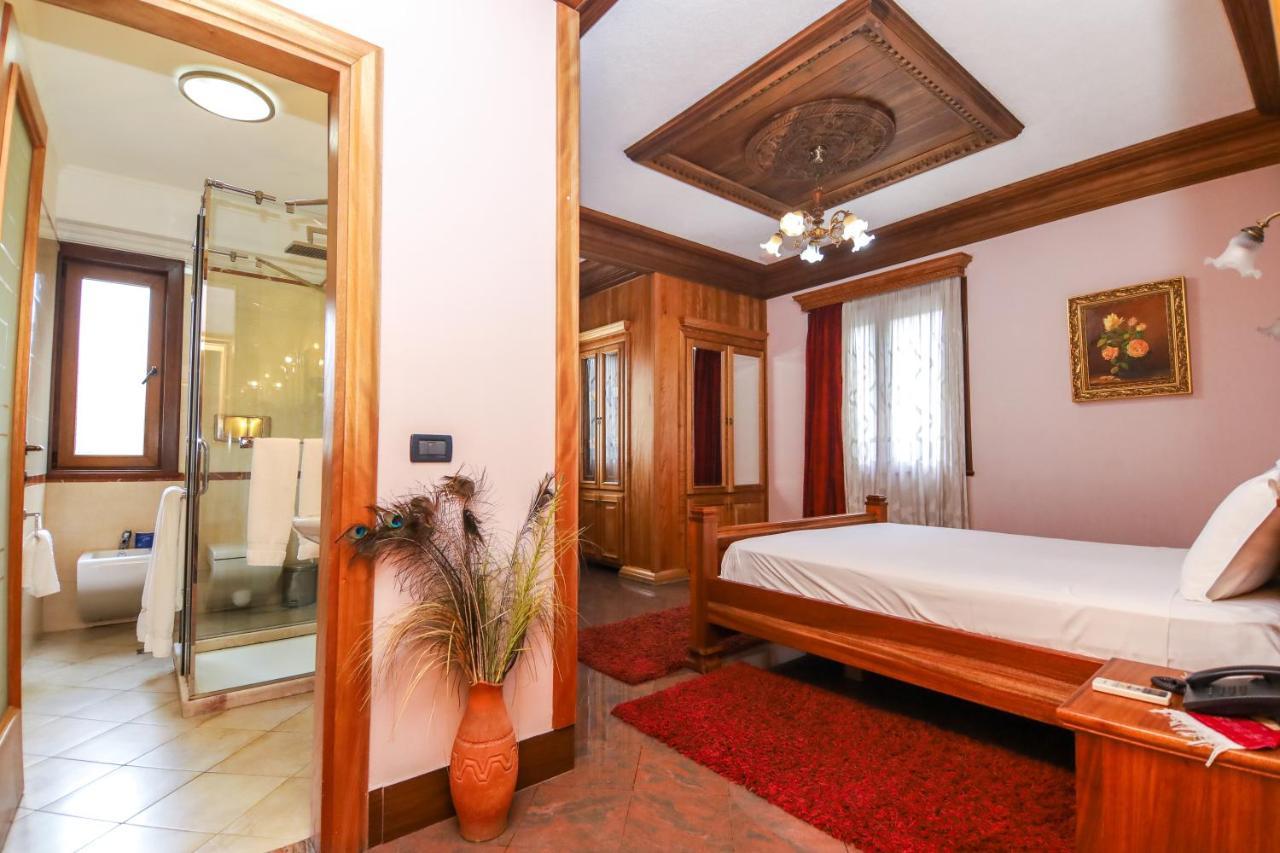 Brilant Antik Center Hotel Tirana Extérieur photo