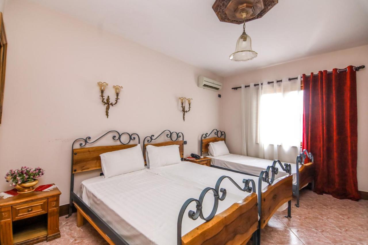 Brilant Antik Center Hotel Tirana Extérieur photo