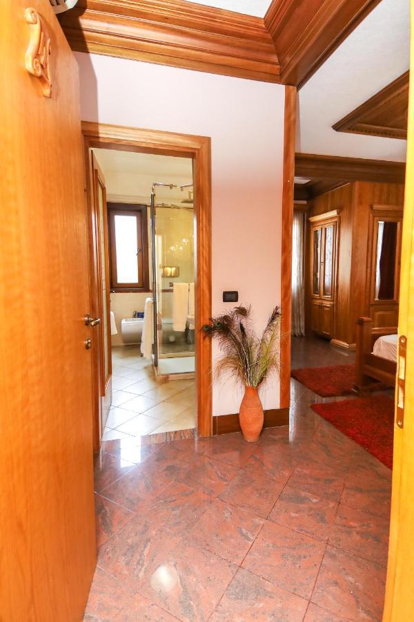 Brilant Antik Center Hotel Tirana Extérieur photo