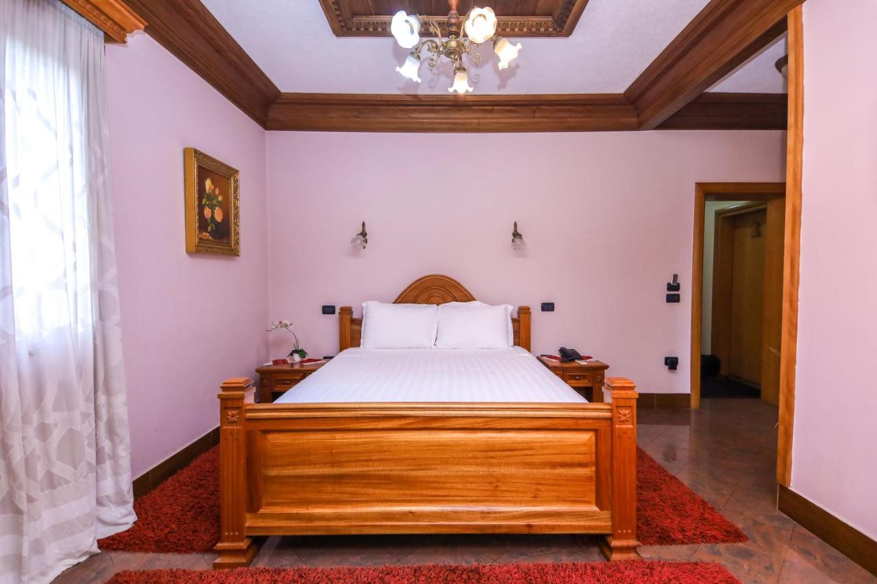 Brilant Antik Center Hotel Tirana Extérieur photo